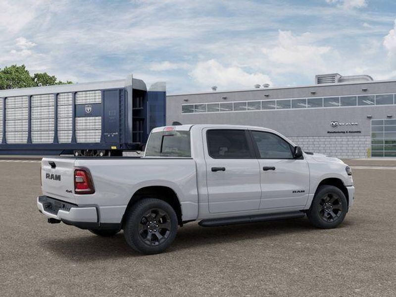 New 2026 RAM 1500 Express Crew Cab 4x4 5
