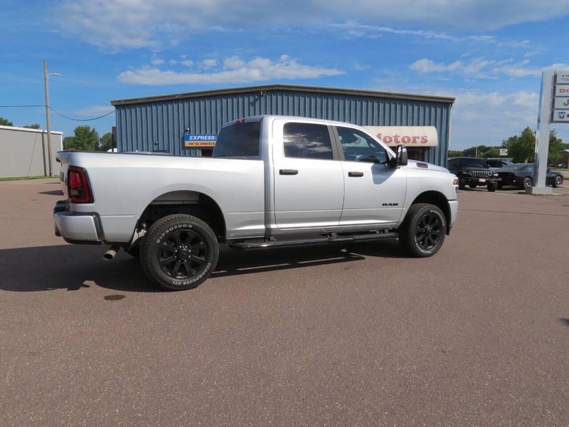 Used 2026 RAM 2500 Big Horn 4x4 4dr Crew Cab 6.3 ft. SB PickupImage 4