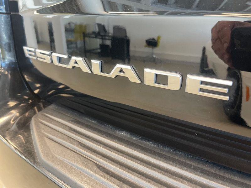 2021 Cadillac Escalade Premium LuxuryImage 32