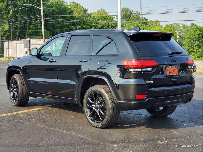 2022 Jeep Grand Cherokee WK Laredo X AltitudeImage 9