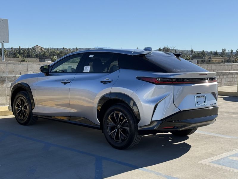 New 2026 Lexus RZ 350eImage 9