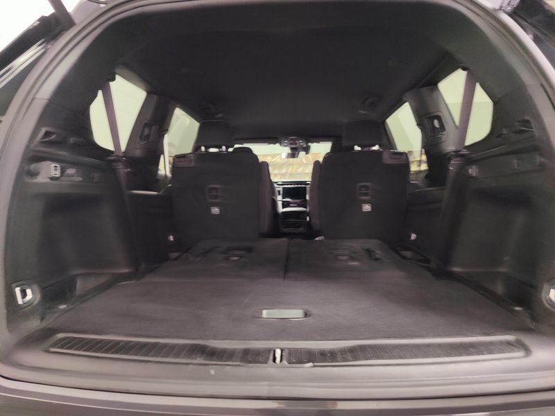 Used 2025 Jeep Grand Cherokee L V6 Laredo 4X4 w/Luxury Tech & Tow PkgImage 10