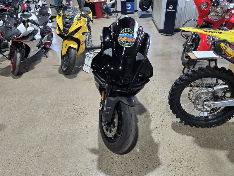 Used 2024 Yamaha YZFR1 Image 6