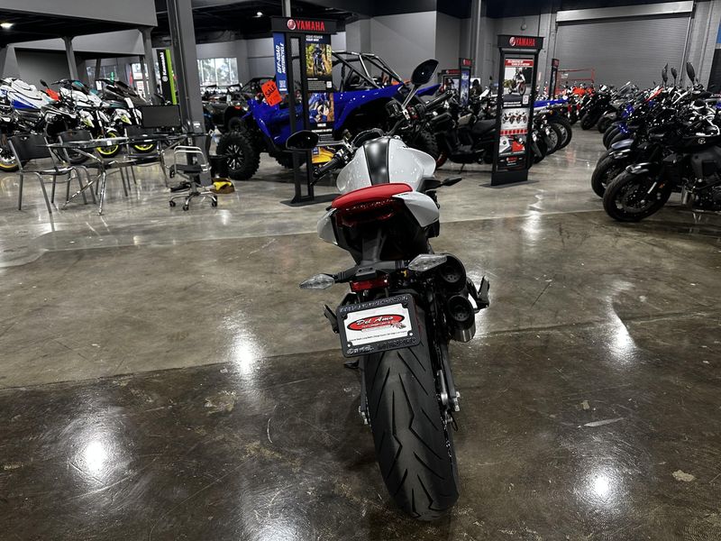 2024 Ducati MONSTER PLUS Image 10