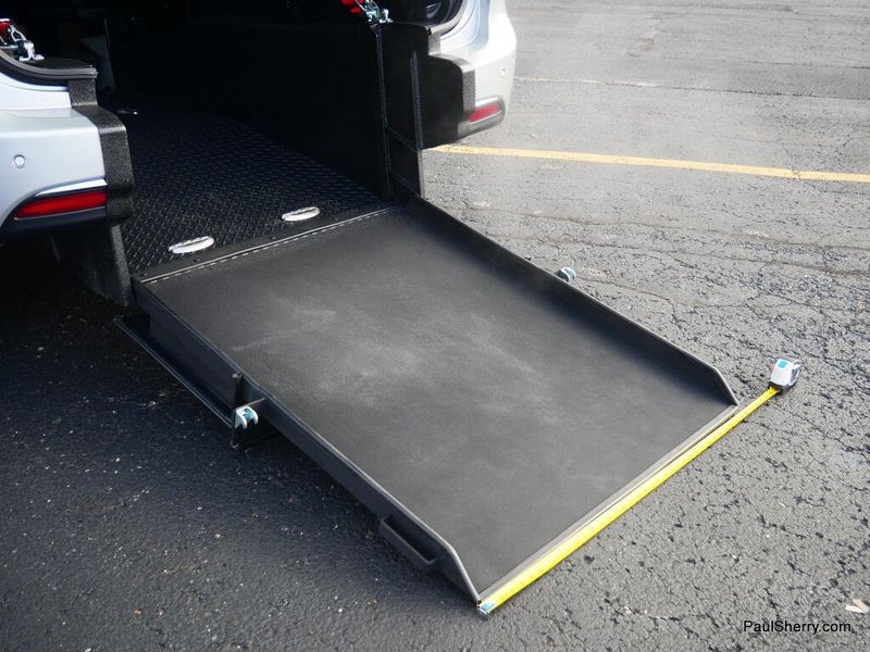 New 2026 Chrysler Pacifica Select