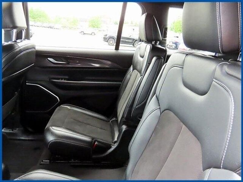 2022 Jeep Grand Cherokee L AltitudeImage 10