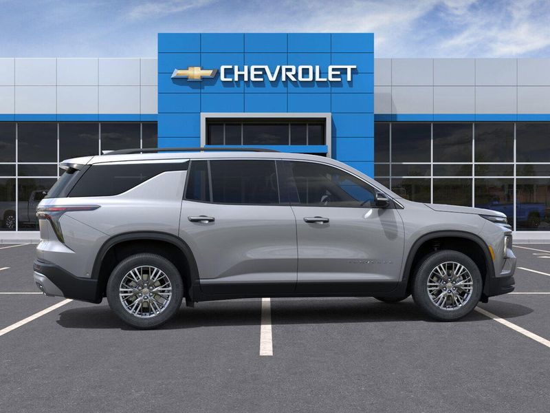 New 2025 Chevrolet Traverse FWD LTImage 5
