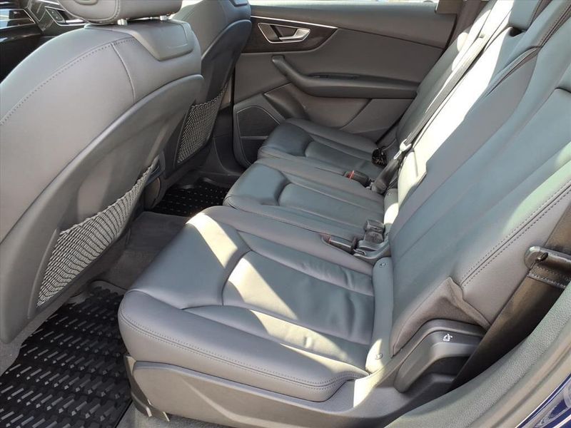 Used 2022 Audi Q7 55 Premium PlusImage 11
