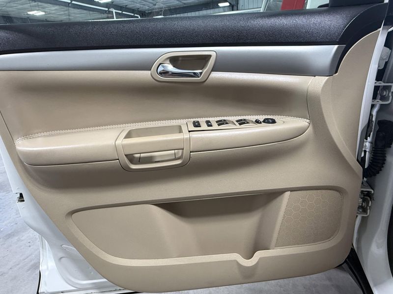 Used 2010 Saturn Outlook XE PremiumImage 23
