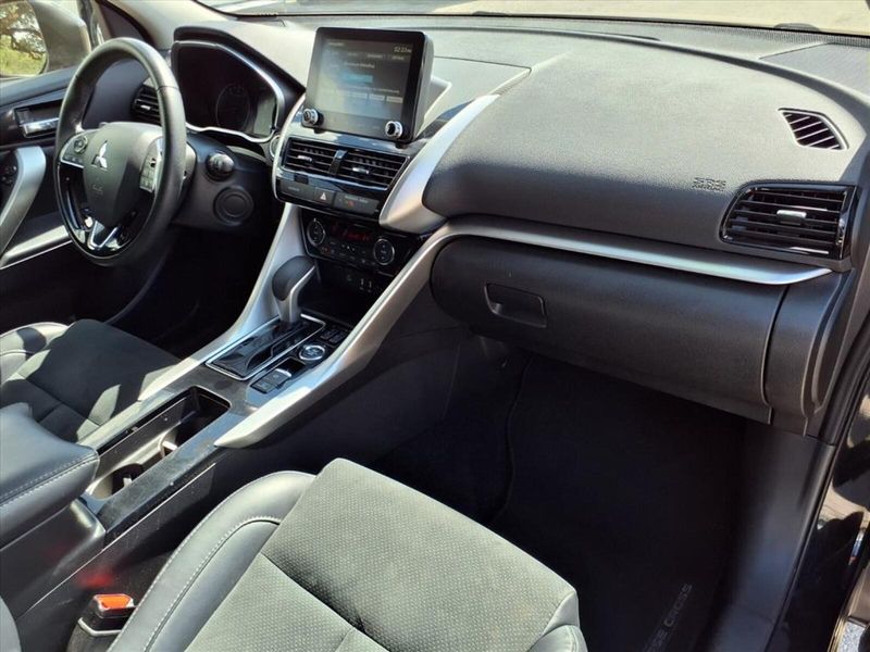 2024 Mitsubishi Eclipse Cross SE photo 5