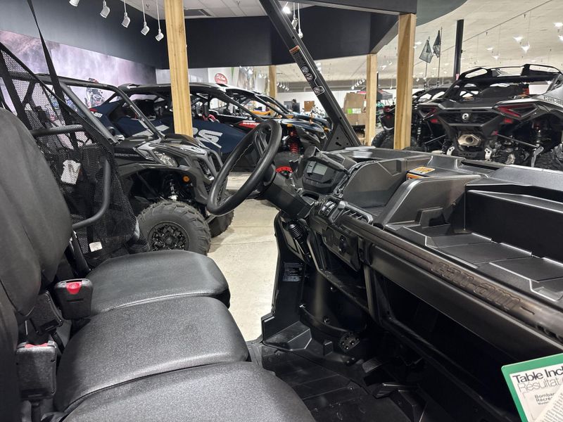 New 2026 Can-Am DEFENDER MAX DPS HD9 Image 18