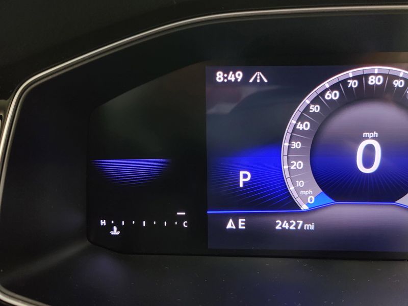 Used 2025 Volkswagen Jetta SE w/SunroofImage 30