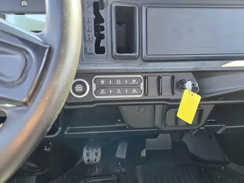 NEW 2026 CAN-AM DEFENDER MAX X MR HD11 WITH HALF DOORS Image 6