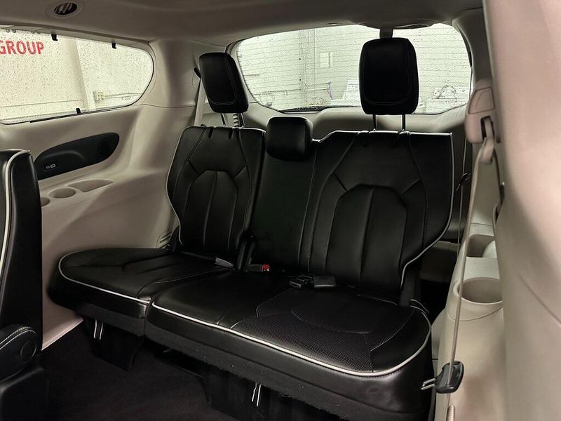 2023 Chrysler Pacifica LimitedImage 27