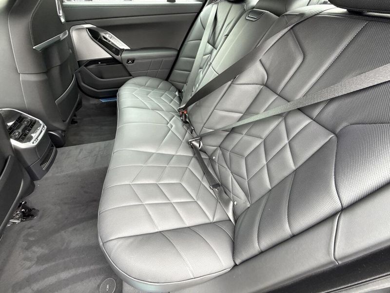 2025 BMW 7 Series 760i xDriveImage 28