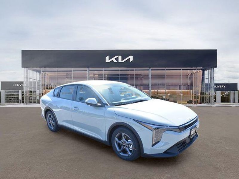 New 2026 Kia K4 LXSImage 11