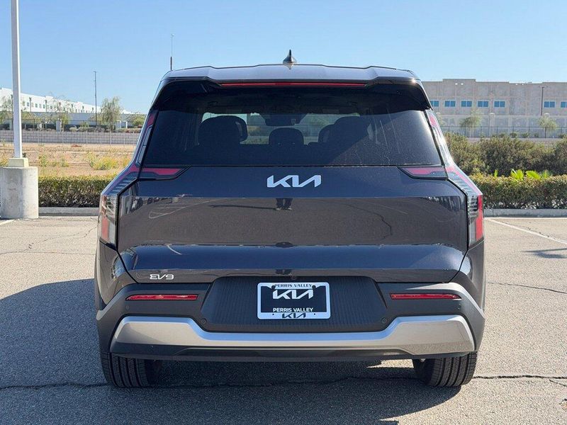 New 2026 Kia EV9 Light Long RangeImage 6