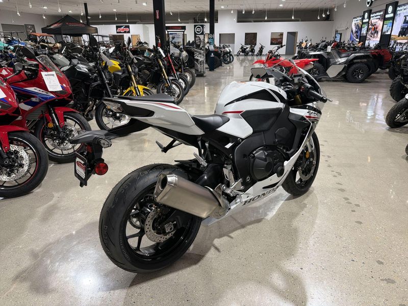 New 2026 Honda CBR1000RR Image 17