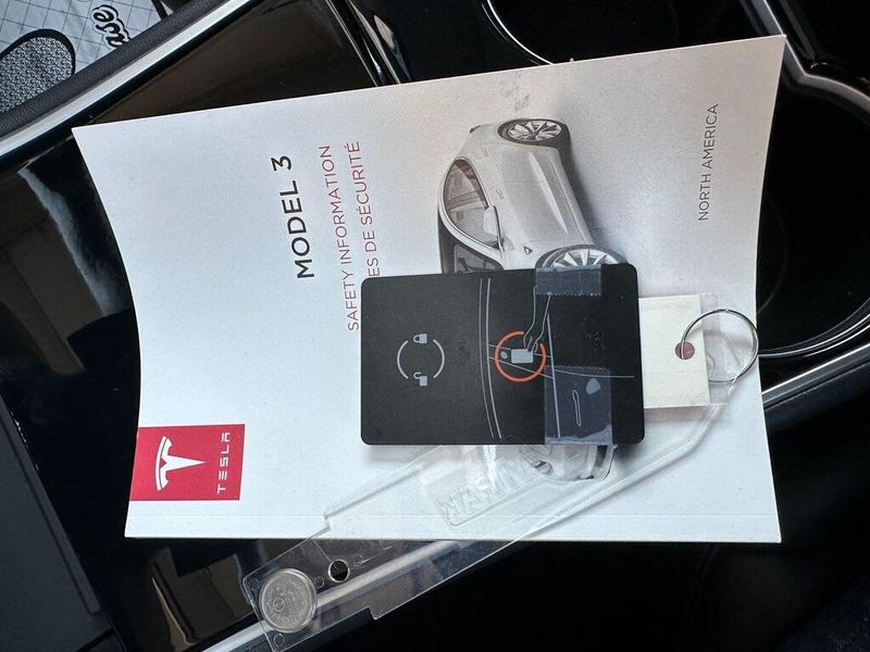 2018 Tesla Model 3 Long RangeImage 8