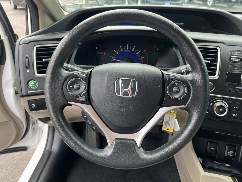 2014 Honda Civic Sedan LXImage 10