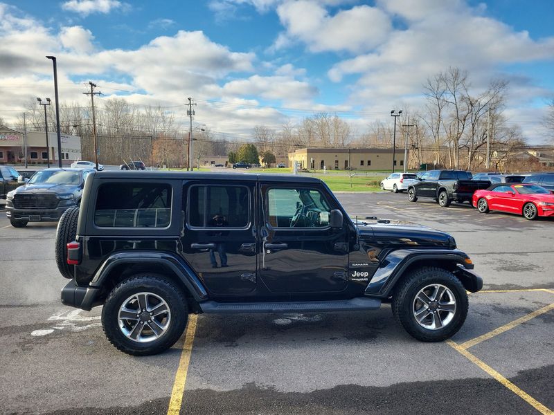 Used 2018 Jeep Wrangler Unlimited SaharaImage 14