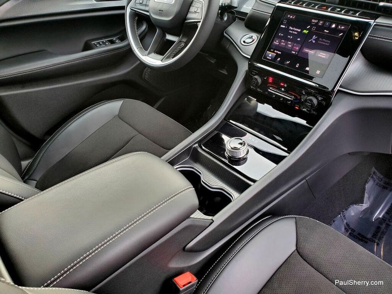 New 2025 Jeep Grand Cherokee L Altitude X 4x4