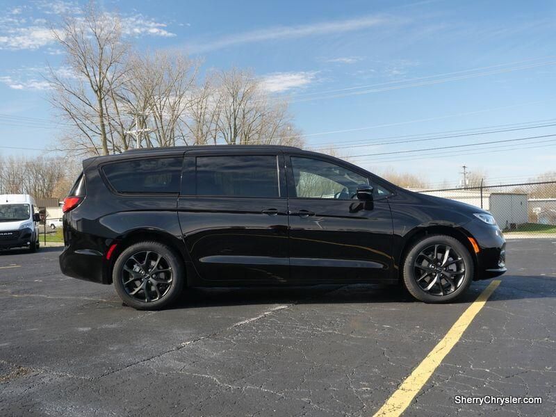 2024 Chrysler Pacifica Limited AwdImage 13