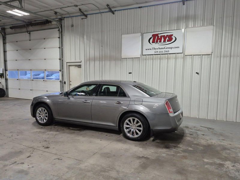 2012 Chrysler 300 LimitedImage 16