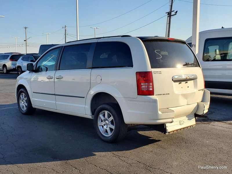 2010 Chrysler Town & Country Touring photo 2
