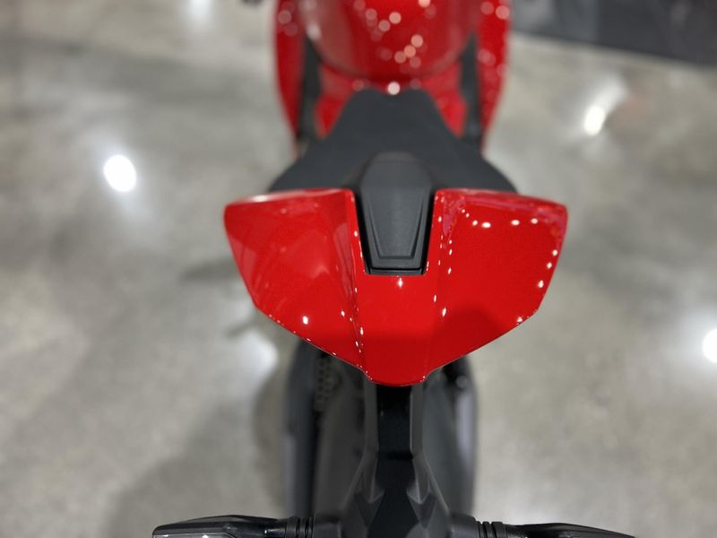 New 2025 Ducati PANIGALE V4 S Image 14