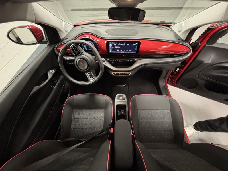 New 2024 Fiat 500e Inspi(red)Image 14