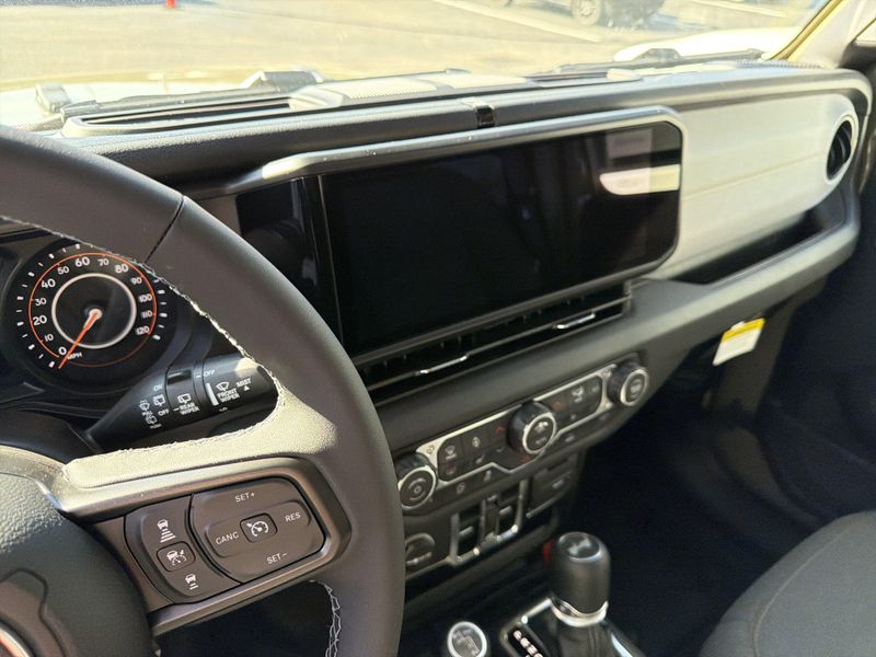 New 2026 Jeep Wrangler 4-door Sport SImage 23