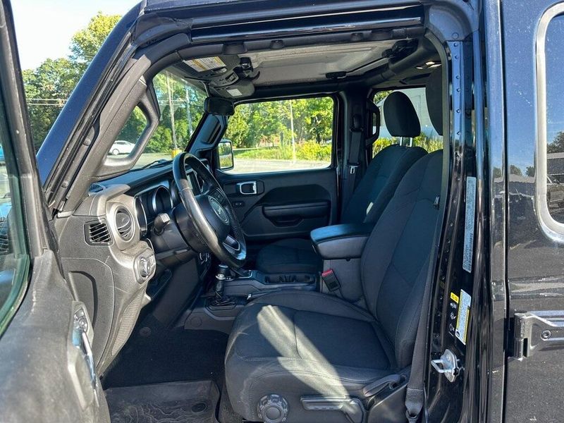 2023 Jeep Wrangler Willys photo 10