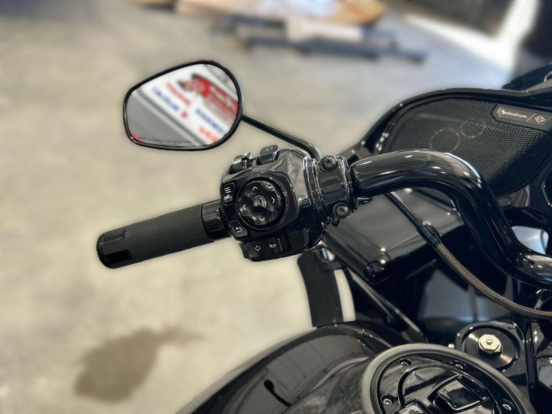Used 2025 Harley-Davidson ROAD GILDE CVO ST Image 24