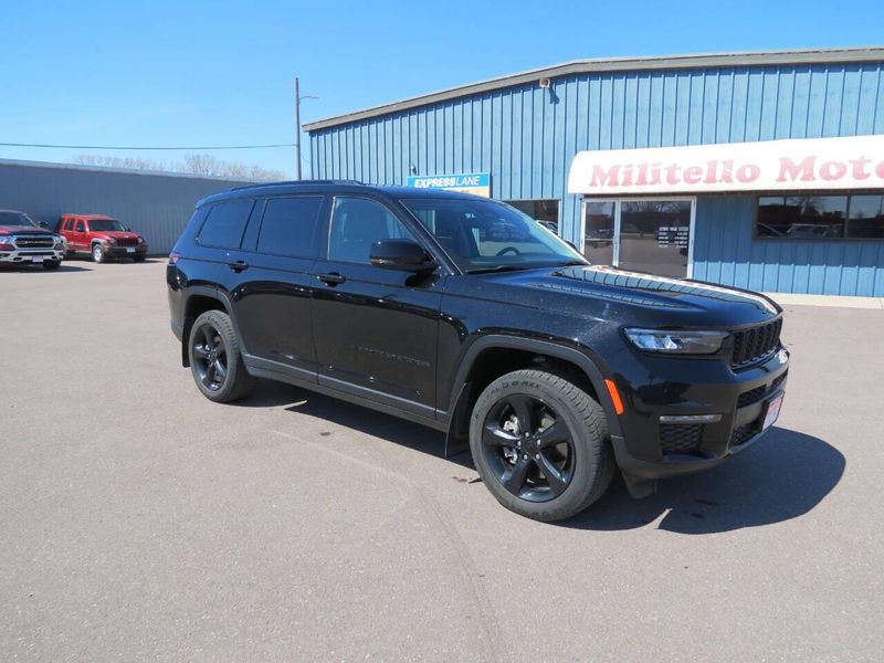 Used 2023 Jeep Grand Cherokee L Limited 4x4 4dr SUVImage 2