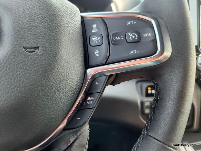New 2025 RAM 1500 Laramie Crew Cab 4x4 5
