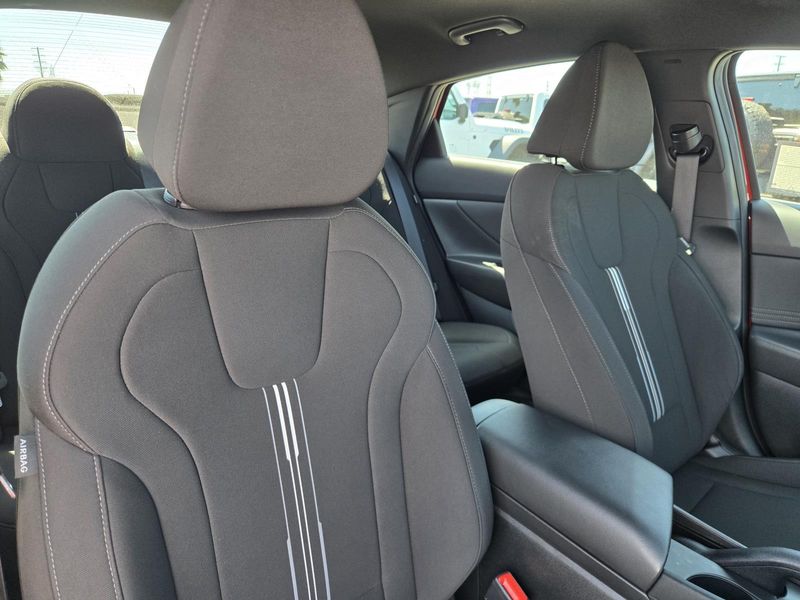 Used 2025 Hyundai Elantra SEL Sport IVT