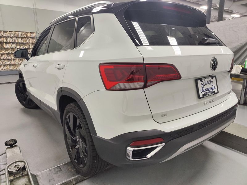 Used 2024 Volkswagen Taos SE AWD w/Sunroof & Black Plus PkgImage 13
