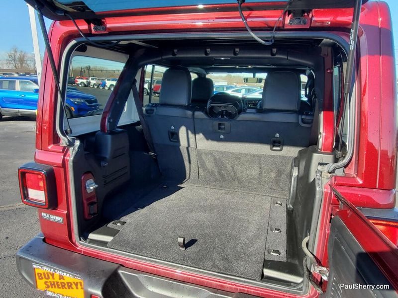 Used 2022 Jeep Wrangler Unlimited Sahara Altitude