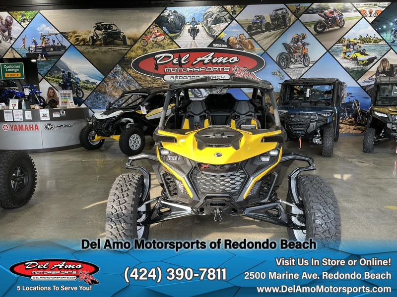 2025 Can-Am MAVERICK R MAX X RS WITH SMART-SHOX 999T DCTImage 4