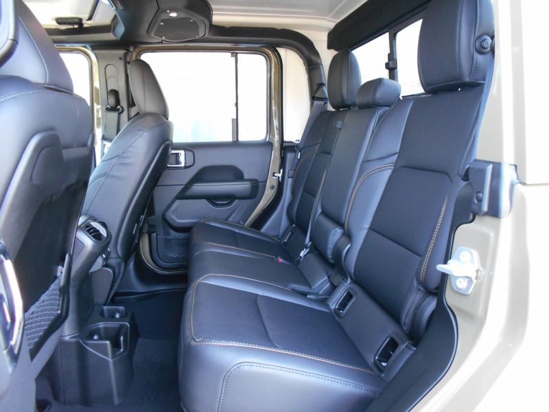 2025 Jeep Gladiator High Tide 4x4Image 7