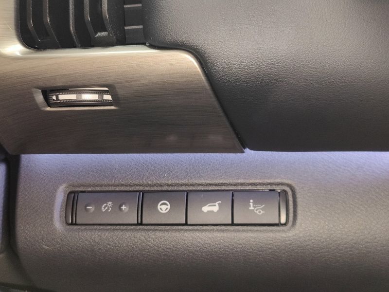 2023 Nissan Pathfinder Platinum V6 AWD BlackImage 13