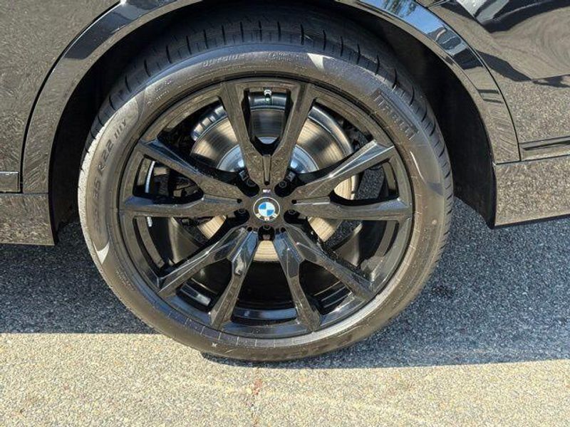 New 2026 BMW X7 xDrive40iImage 14