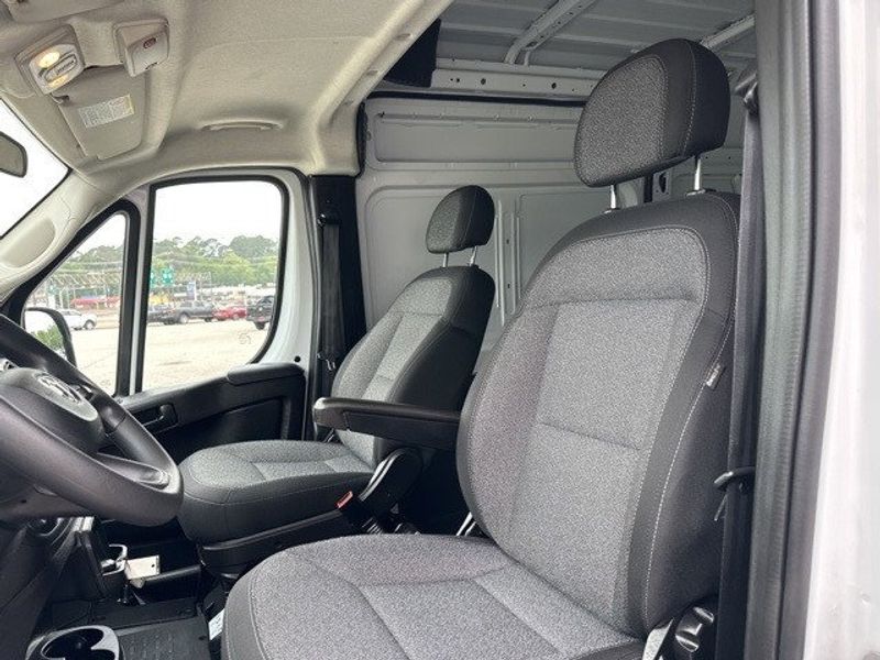 2023 RAM ProMaster 2500 High RoofImage 10