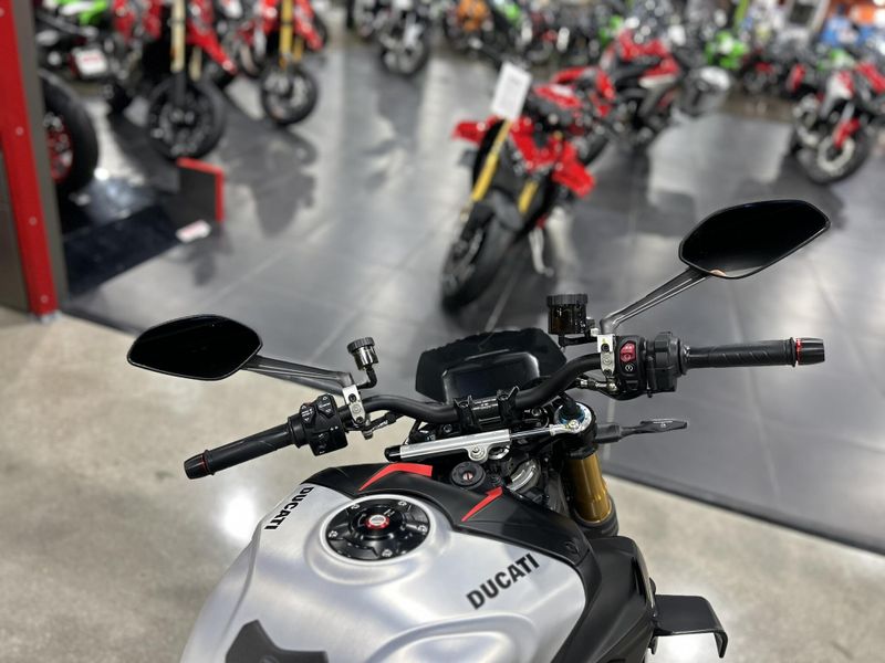 Used 2025 Ducati STREETFIGHTER V4 SP2 Image 6