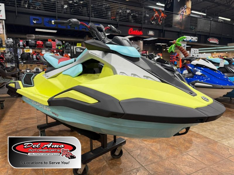 New 2025 Yamaha JETBLASTER PRO (3UP) Image 1