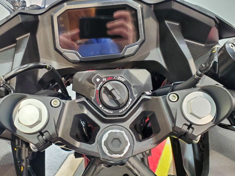 2025 Kawasaki NINJA 500 SE ABS Image 12