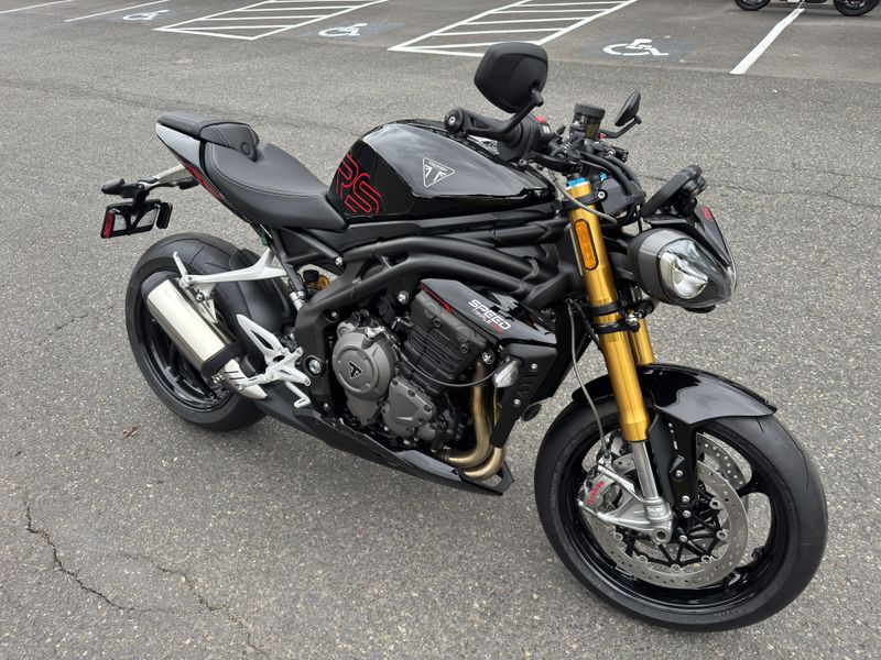 2025 Triumph Speed Triple 1200 RS - JET BLACK 