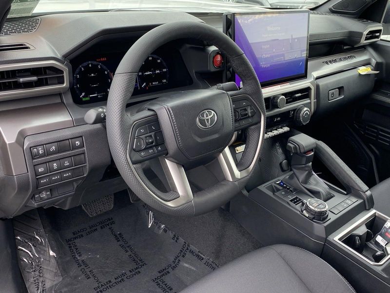 2024 Toyota Tacoma TRD Off Road HybridImage 13