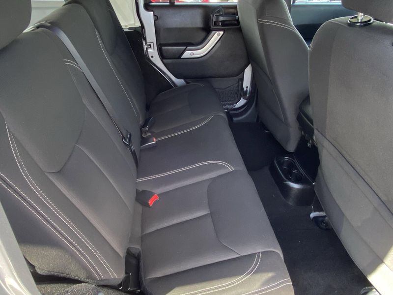 Used 2016 Jeep Wrangler Unlimited SaharaImage 12